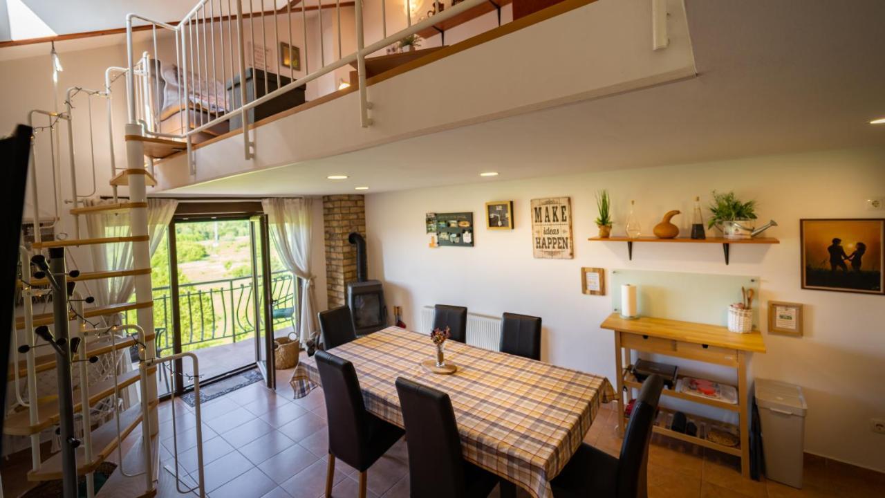 Specious Apartment Manitu In Forest Countryside Fuzine Exterior photo