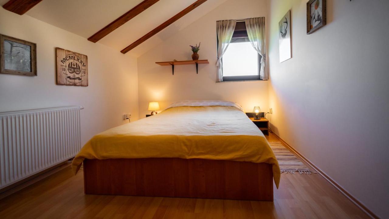 Specious Apartment Manitu In Forest Countryside Fuzine Exterior photo