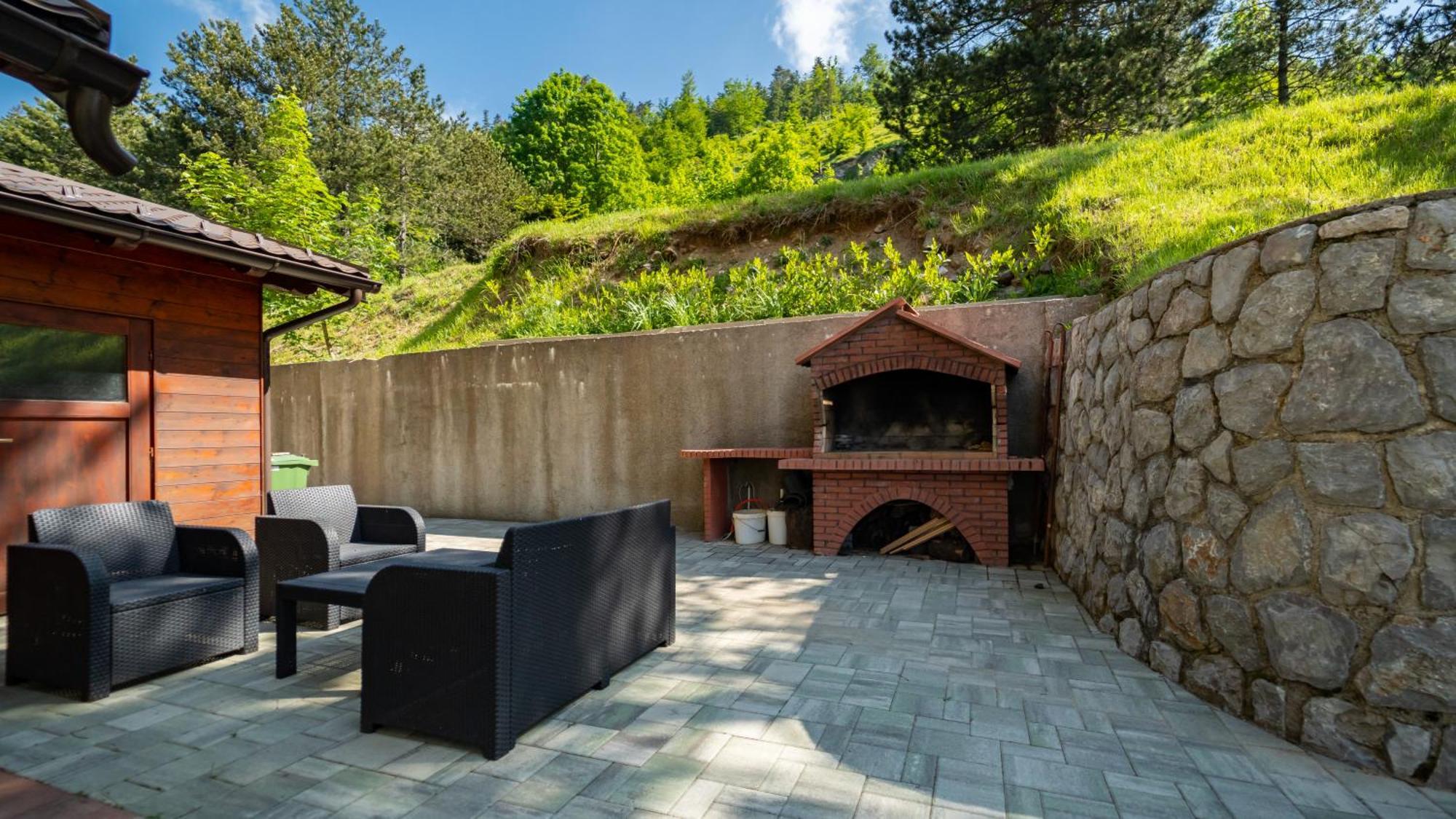 Specious Apartment Manitu In Forest Countryside Fuzine Exterior photo